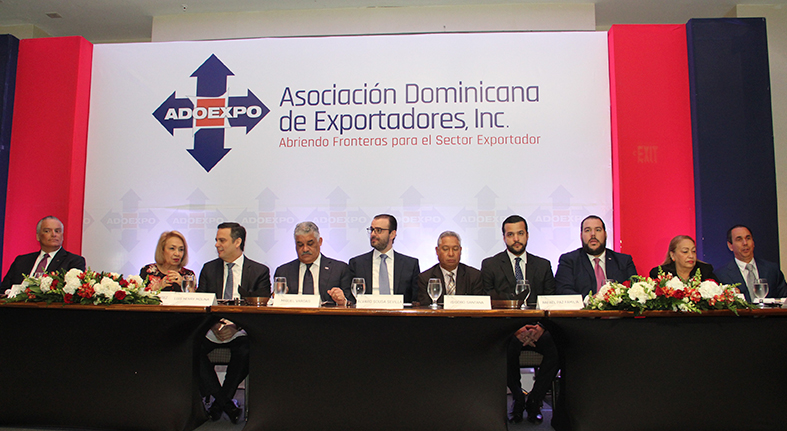 Canciller diserta en almuerzo ADOEXPO sobre diplomacia económica comercial