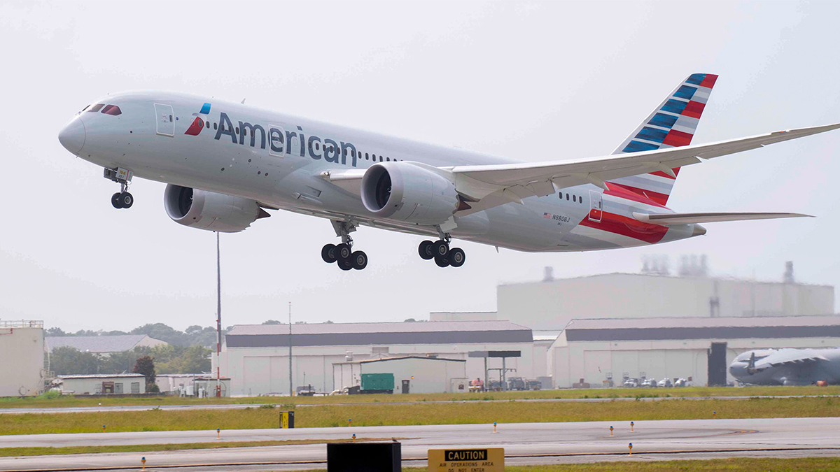 American Airlines pilots ratify new agreement